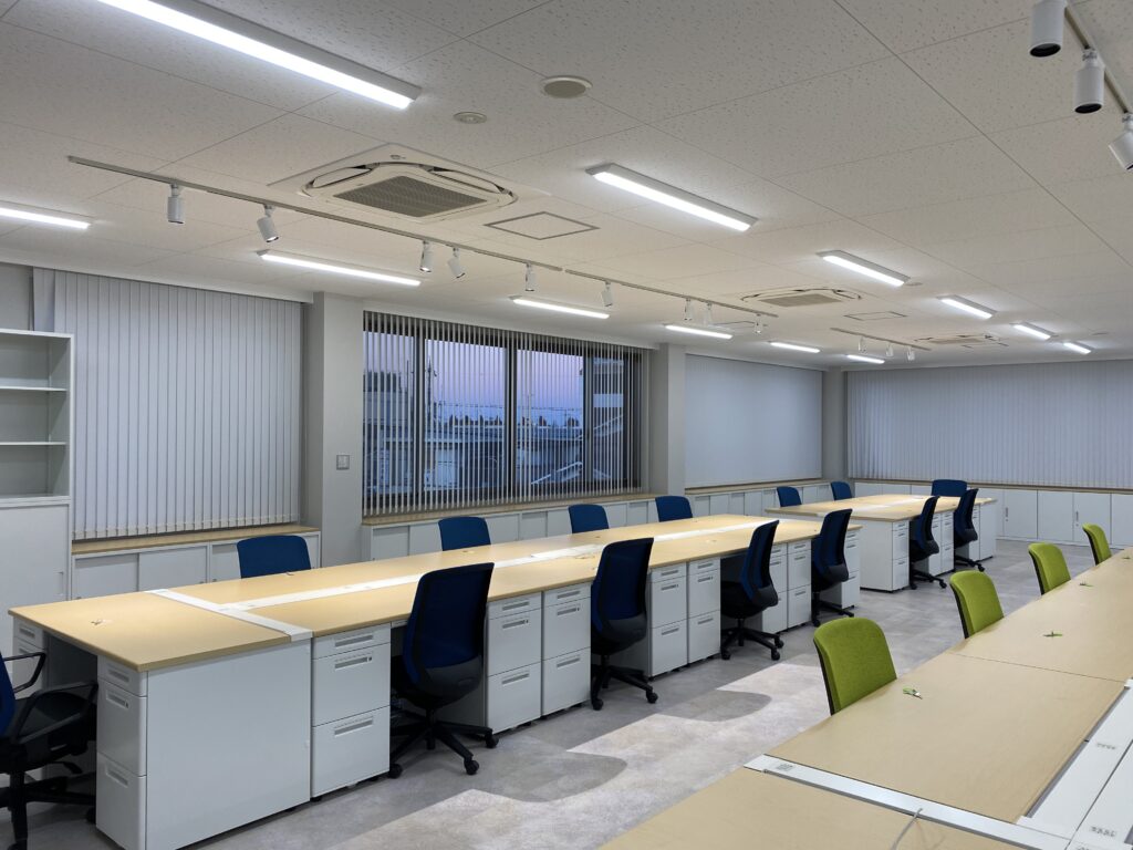 ケイテック新社屋工事　事務室照明